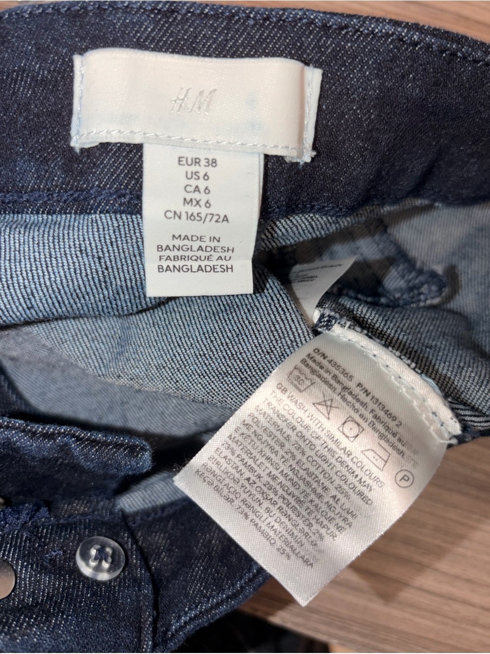 H&M Dark Wash bootcut Jeans Sz 6 - Picture 5 of 5